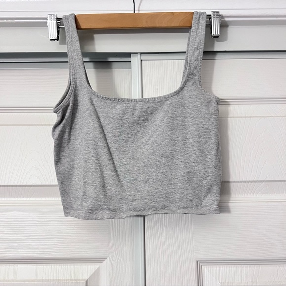 💖 Forever 21 Basic Tank Top - Picture 2 of 3